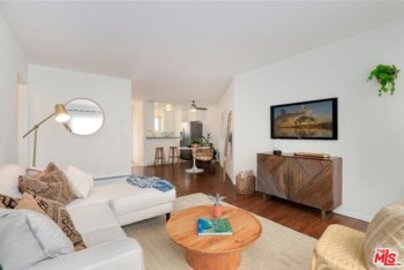 Amazing Westside Villas Condominium Located at 834 6th Street #202 was Just Sold